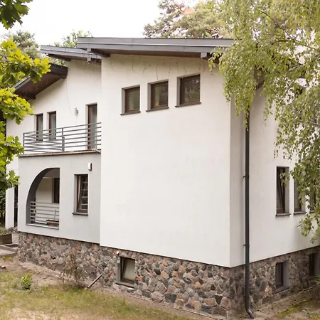 Huge - 7 Bedrooms - *