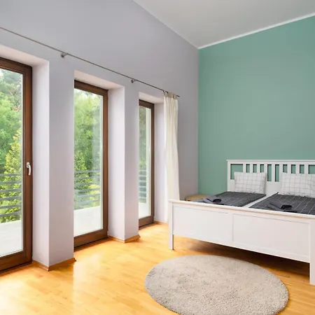 Huge - 7 Bedrooms - Konstancin-Jeziorna