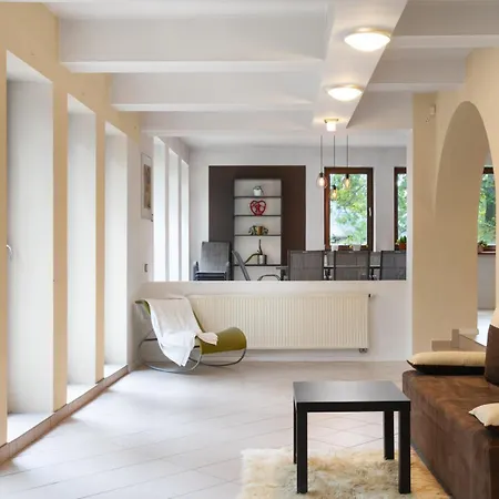 Huge - 7 Bedrooms - * Konstancin-Jeziorna