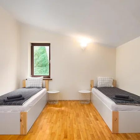 Huge - 7 Bedrooms - Konstancin-Jeziorna
