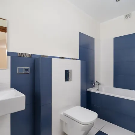 Huge - 7 Bedrooms - Konstancin-Jeziorna